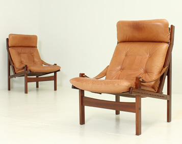 PAIR OF HUNTER LOUNGE CHAIRS BY TORBJØRN AFDAL