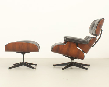 LOUNGE CHAIR BY CHARLES AND RAY EAMES, 1960's