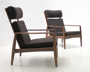 A ROSEWOOD PAIR OF ARMCHAIRS