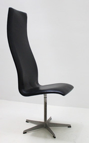 OXFORD CHAIR BY ARNE JACOBSEN