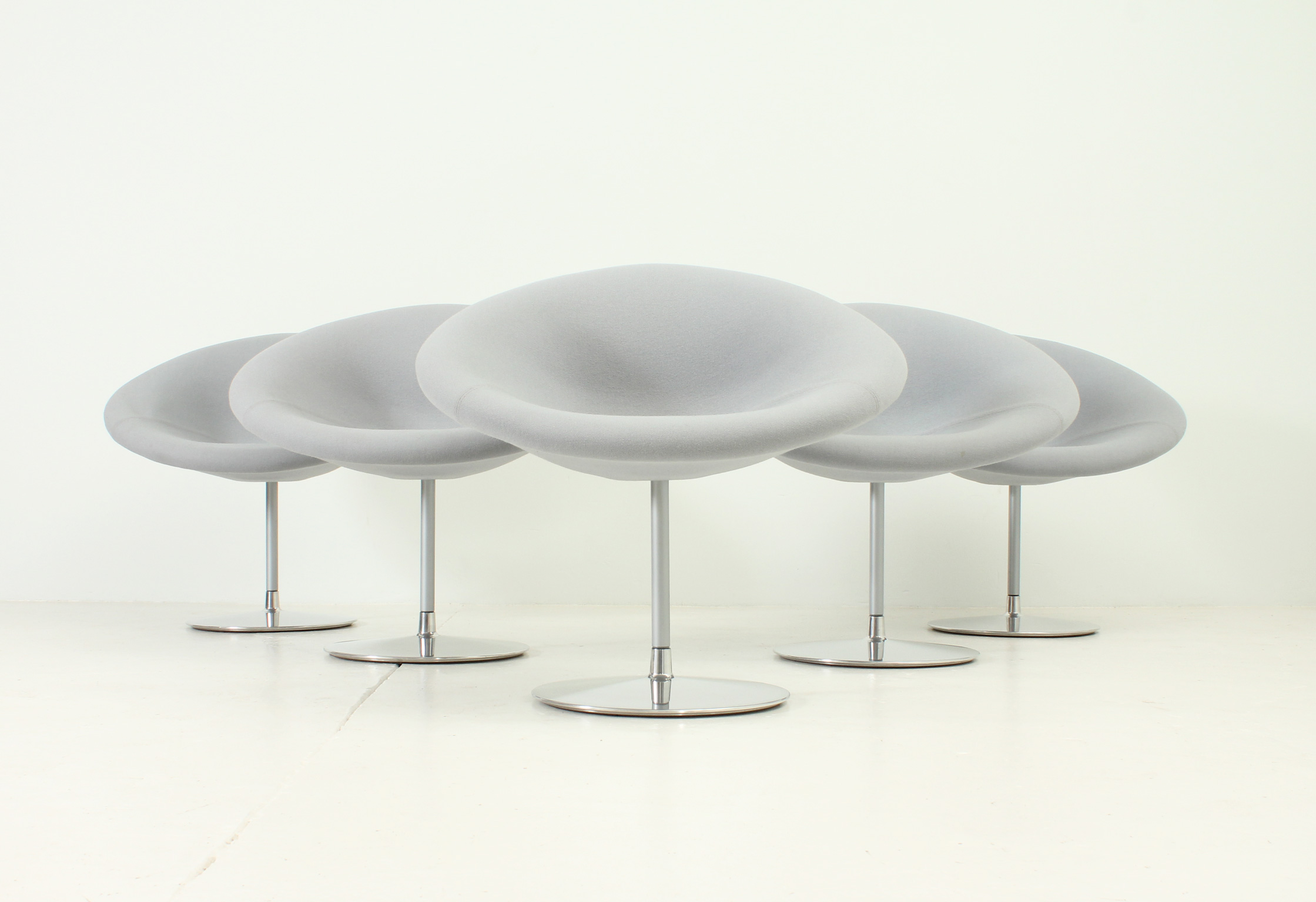 SET OF LITTLE GLOBE CHAIRS BY PIERRE PAULIN