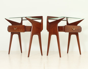 PAIR OF ITALIAN NIGHSTANDS IN THE MANNER OF PAOLO BUFFA