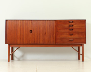 HVIDT & MØLGAARD TAMBOUR CREDENZA
