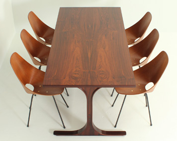ROSEWOOD ITALIAN DINING TABLE FROM 1960's