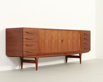 DANISH TEAK SIDEBOARD BY JOHANNES ANDERSEN