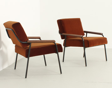 PAIR OF ARMCHAIRS WITH BLACK METAL BASE, SPAIN, 1960's