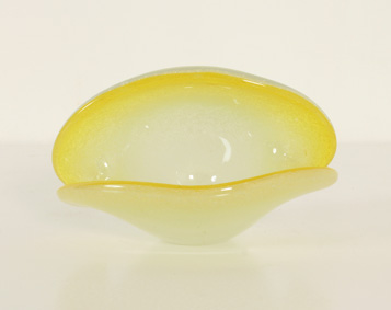 MURANO CLAM SHELL BOWL IN PULEGOSO GLASS, ITALY, 1960's